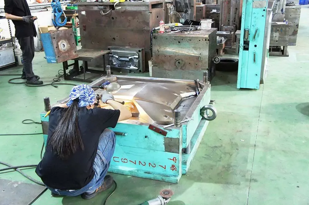 Injection Molding Line 01